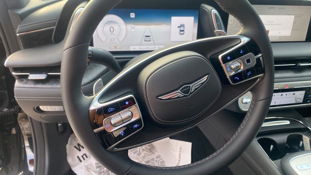 Used 2025 Genesis G90 3.5T image 14