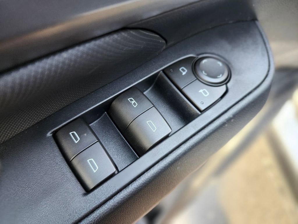 New 2026 Chevrolet Equinox EV RS AWD/4WD image 15