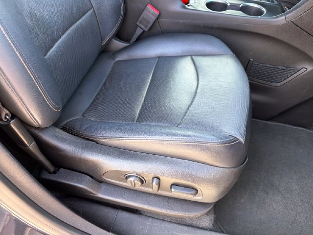 Used 2018 Chevrolet Equinox Premier FWD image 26