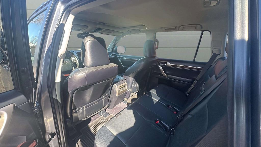 Used 2017 Lexus GX 460 Premium w/ Premium Package AWD/4WD image 12