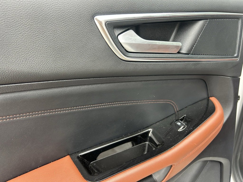 Used 2018 Ford Edge Titanium w/ Equipment Group 302A image 28