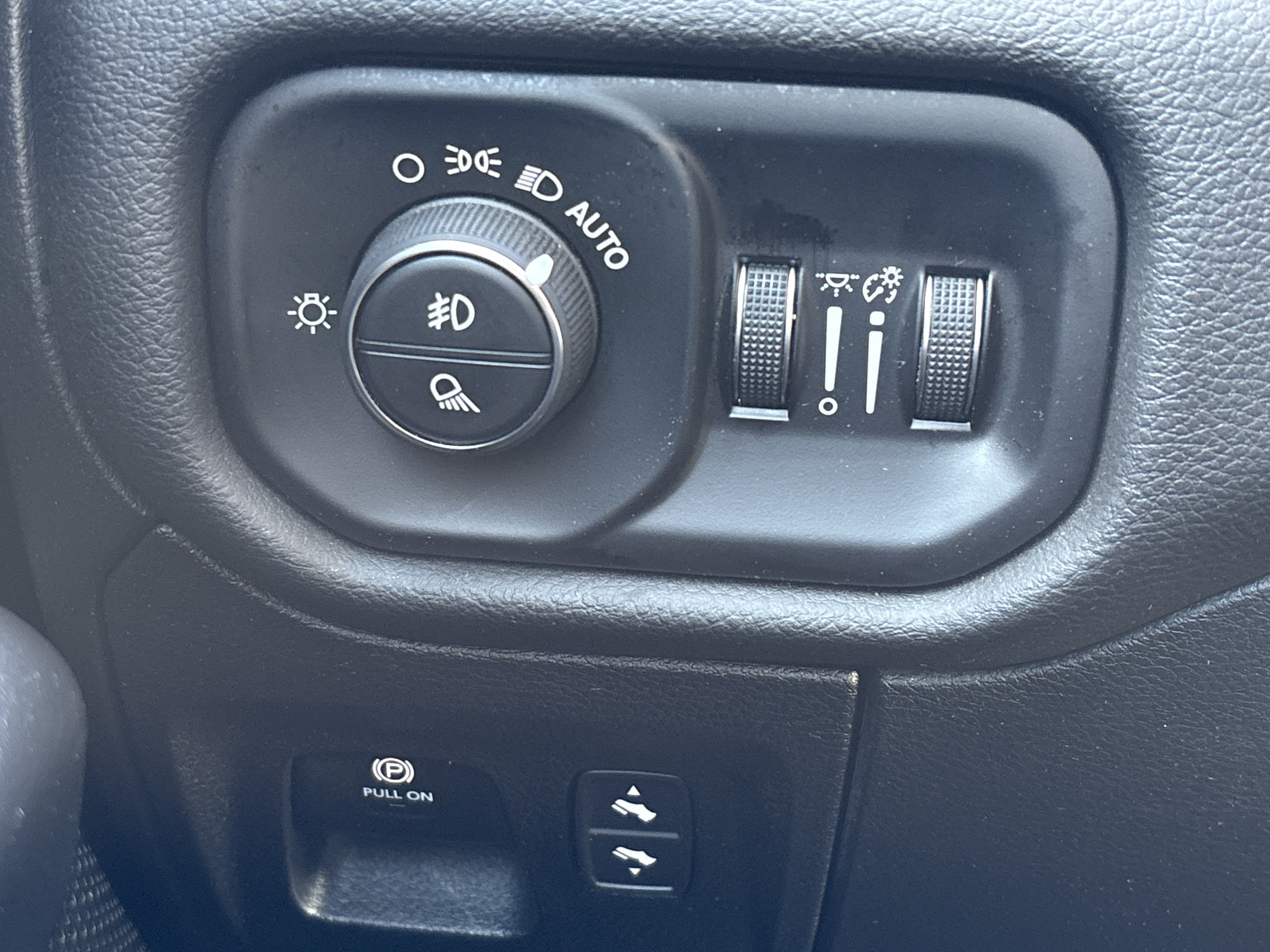 Certified 2025 RAM 1500 Big Horn AWD/4WD image 31