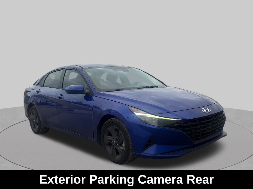 Used 2023 Hyundai Elantra SEL w/ Preferred Accessory Package FWD image 8