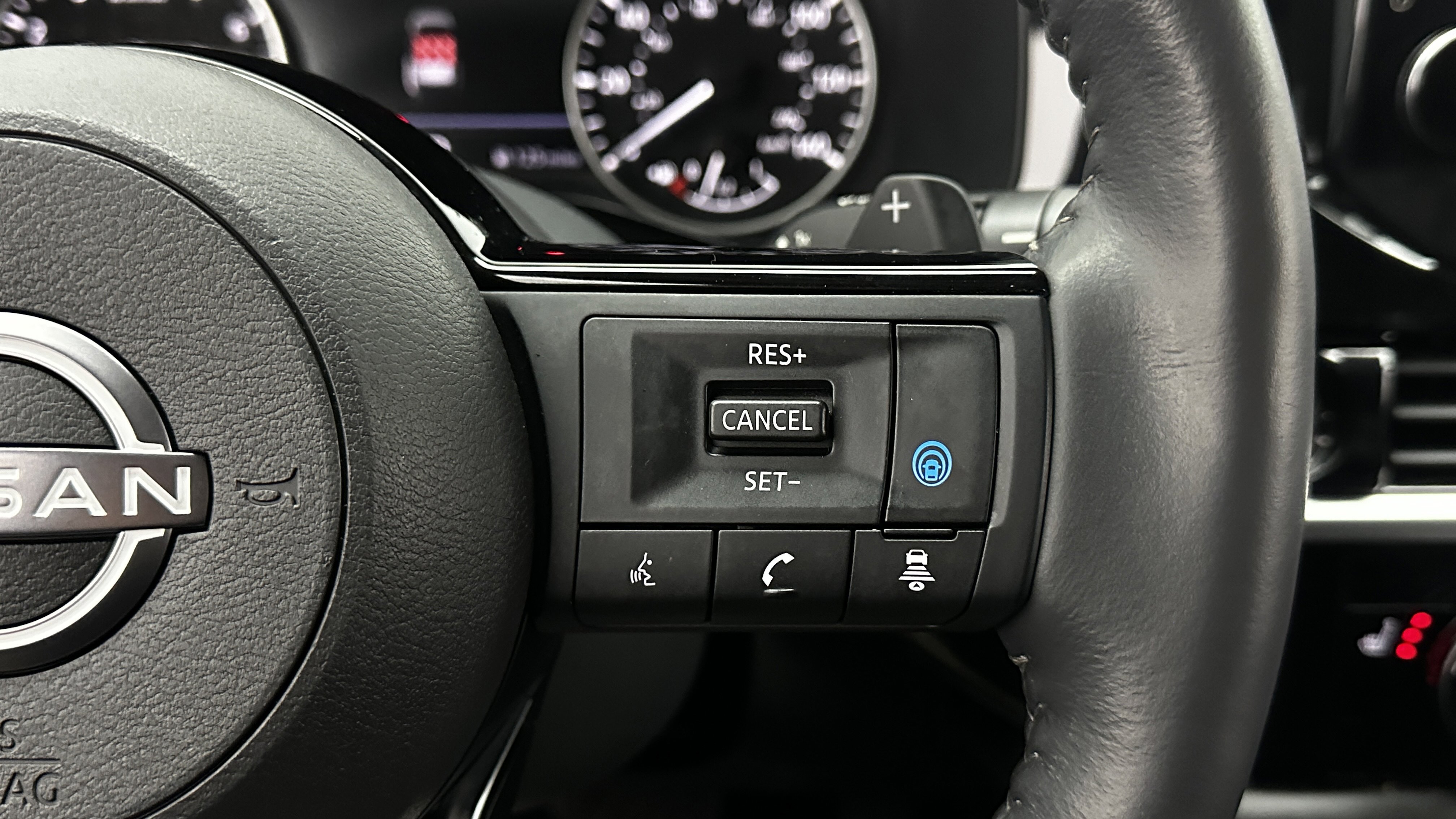 Used 2022 Nissan Pathfinder SL FWD image 21