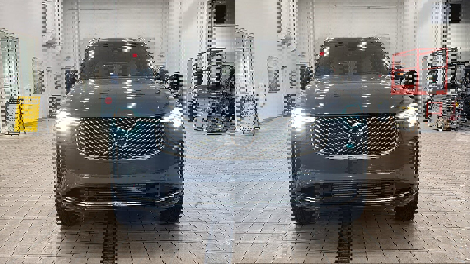 New 2026 Volvo XC90 T8 Plus w/ Protection Package Premier image 10