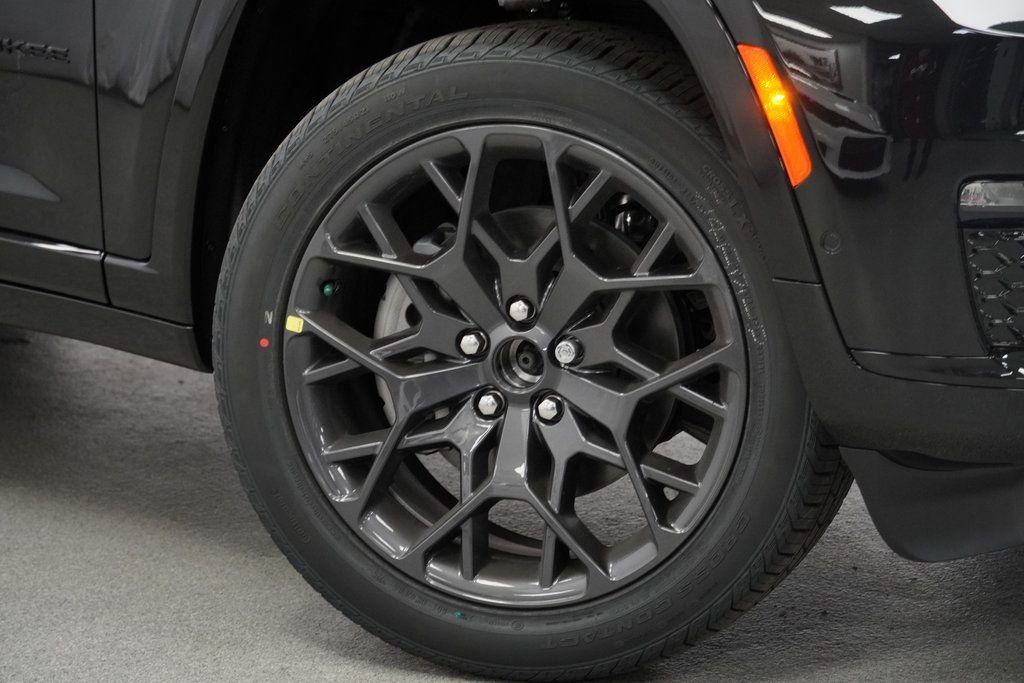 New 2025 Jeep Grand Cherokee L Summit w/ Obsidian Package image 4