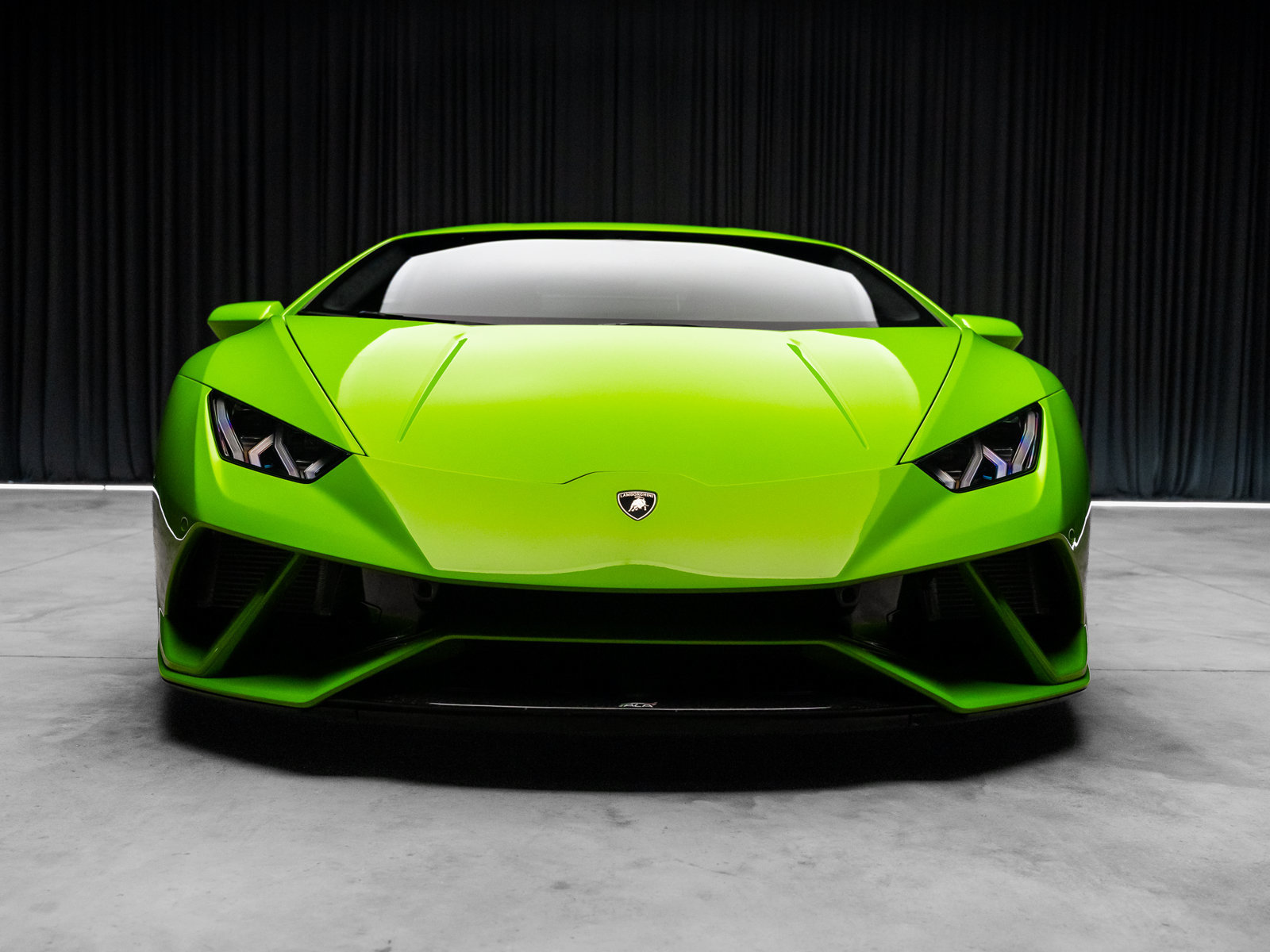Used 2018 Lamborghini Huracan Performante AWD/4WD image 20