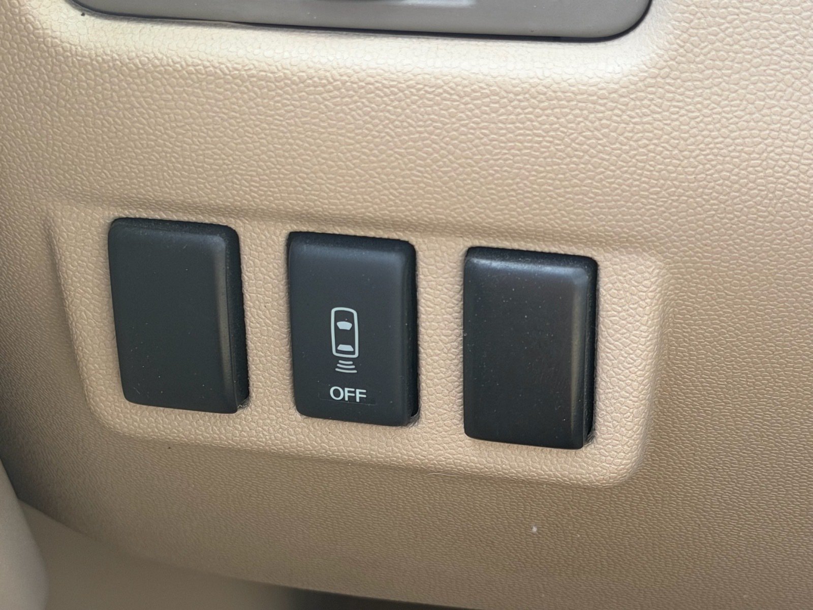 Used 2011 Nissan Titan SV w/ SV Value Truck Pkg AWD/4WD image 30
