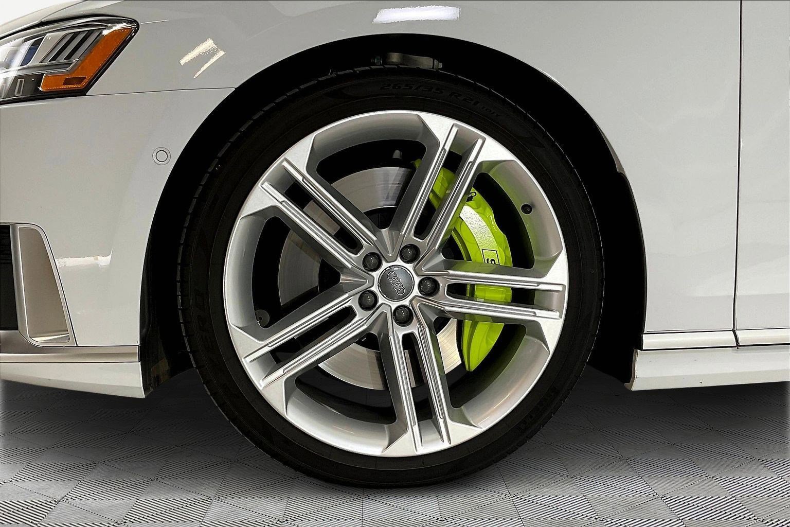 Used 2020 Audi S8 L image 34