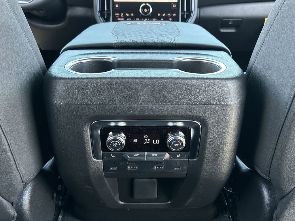 New 2026 GMC Yukon XL AT4 w/ AT4 Premium Plus Package AWD/4WD image 22