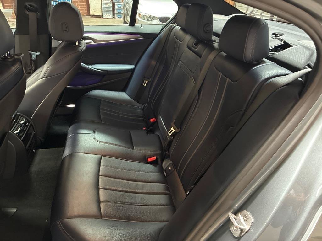 Used 2018 BMW 530i w/ M Sport Package RWD image 16