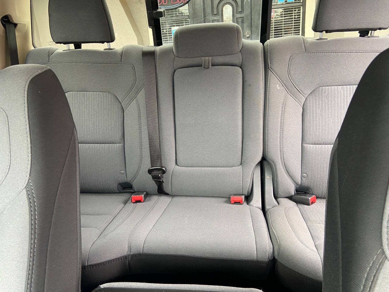 Used 2019 RAM 1500 Big Horn AWD/4WD image 18