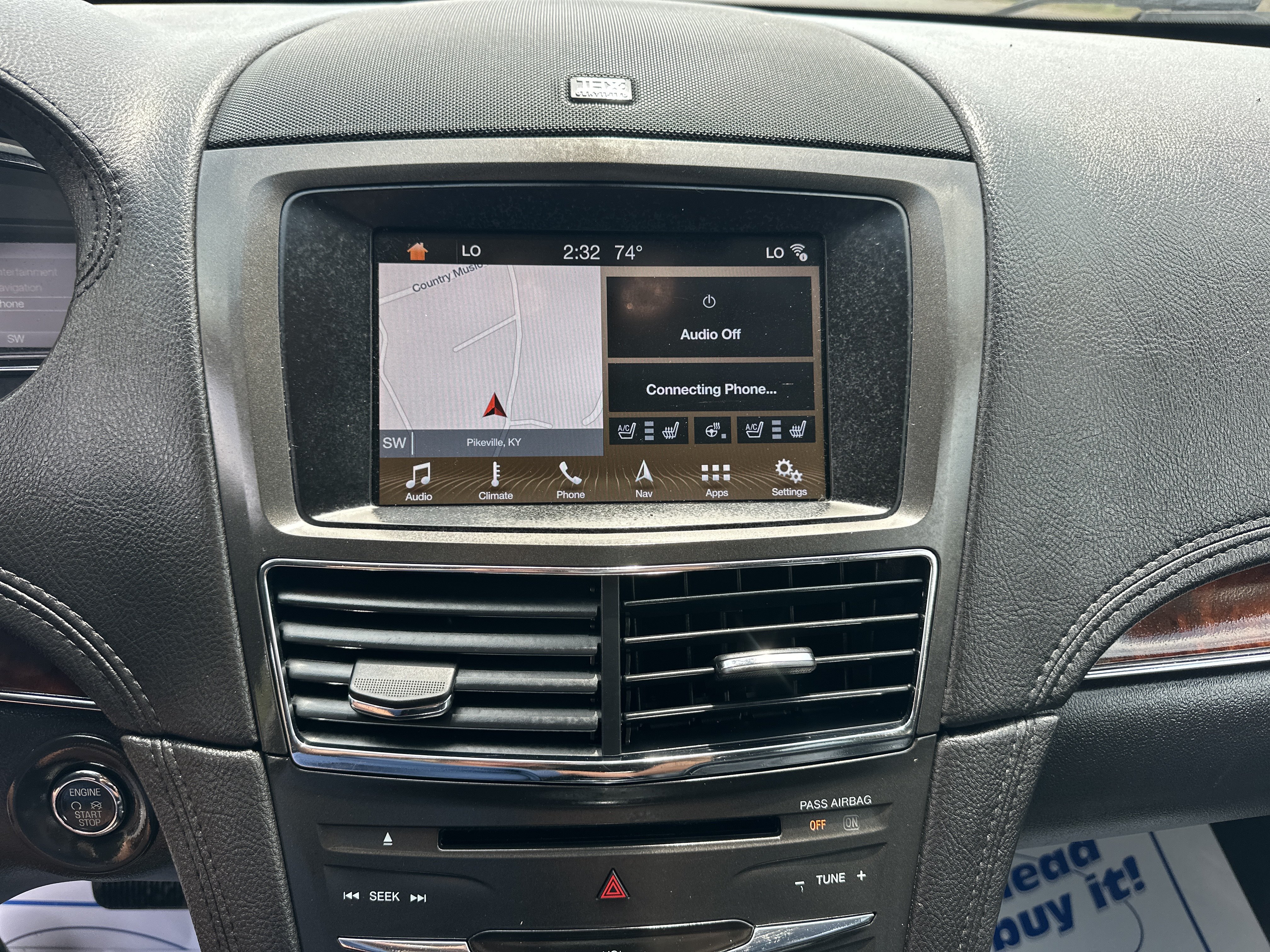 Used 2019 Lincoln MKT AWD image 15