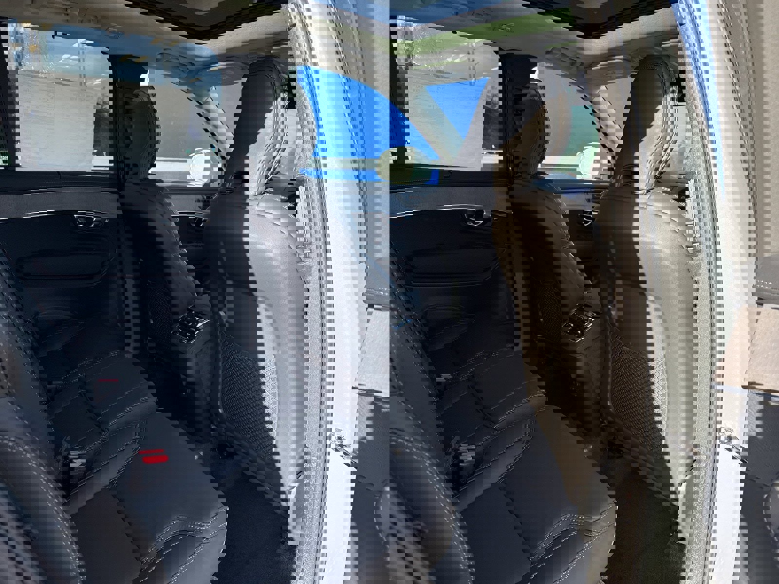 New 2026 Volvo XC90 B6 Ultra image 12