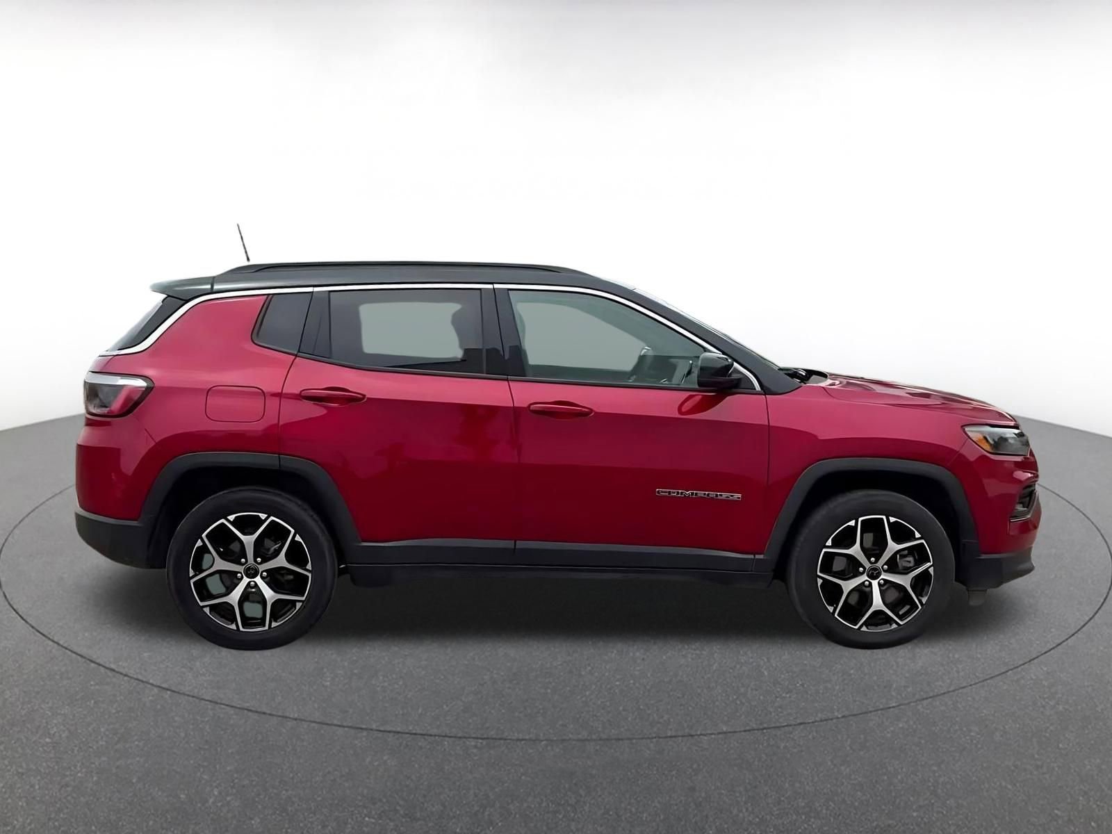 Used 2025 Jeep Compass Limited AWD/4WD image 16