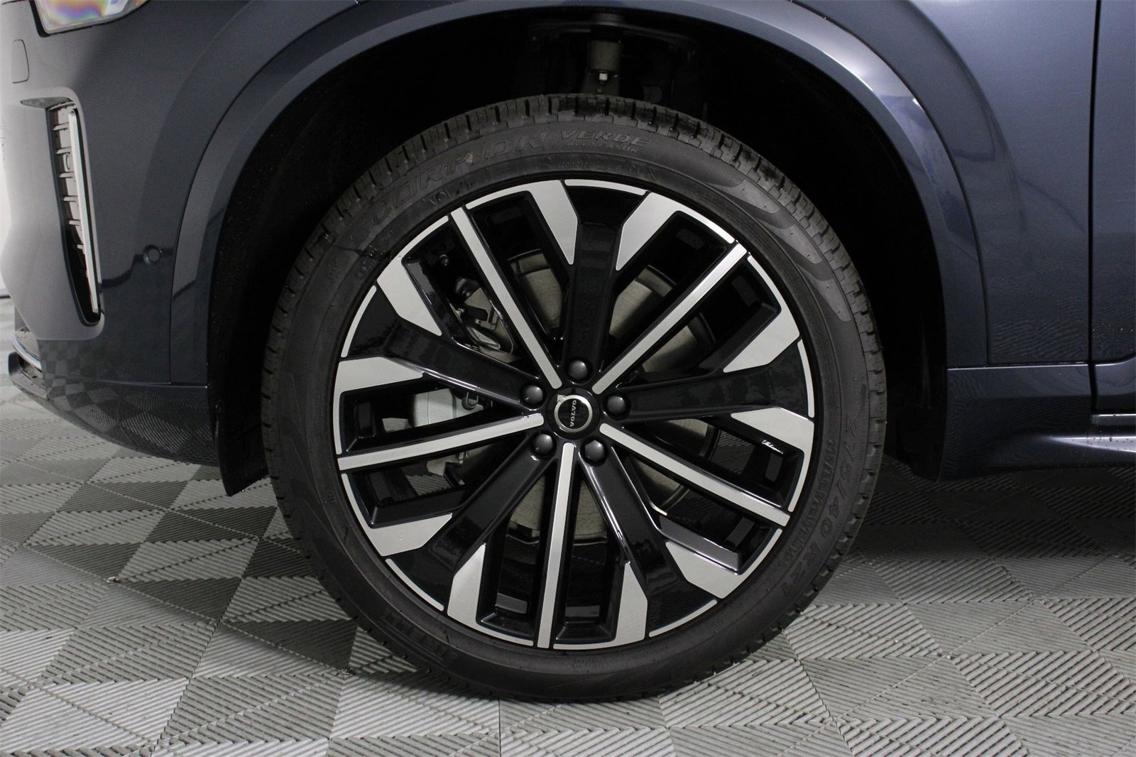 New 2026 Volvo XC90 B6 Ultra image 13