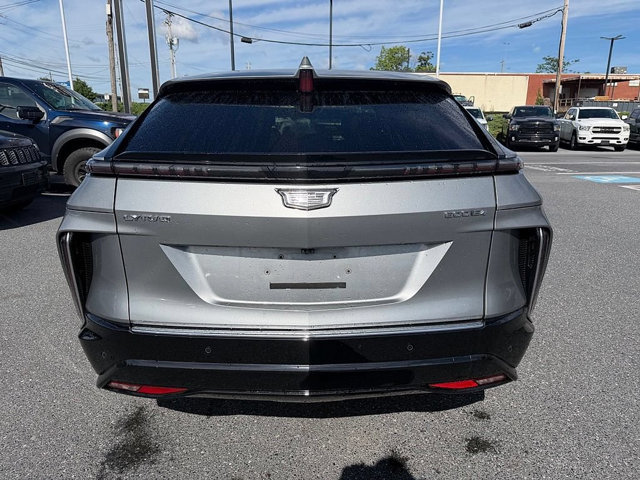 Used 2024 Cadillac Lyriq Luxury w/ LPO, Floor Liner Package AWD/4WD image 4