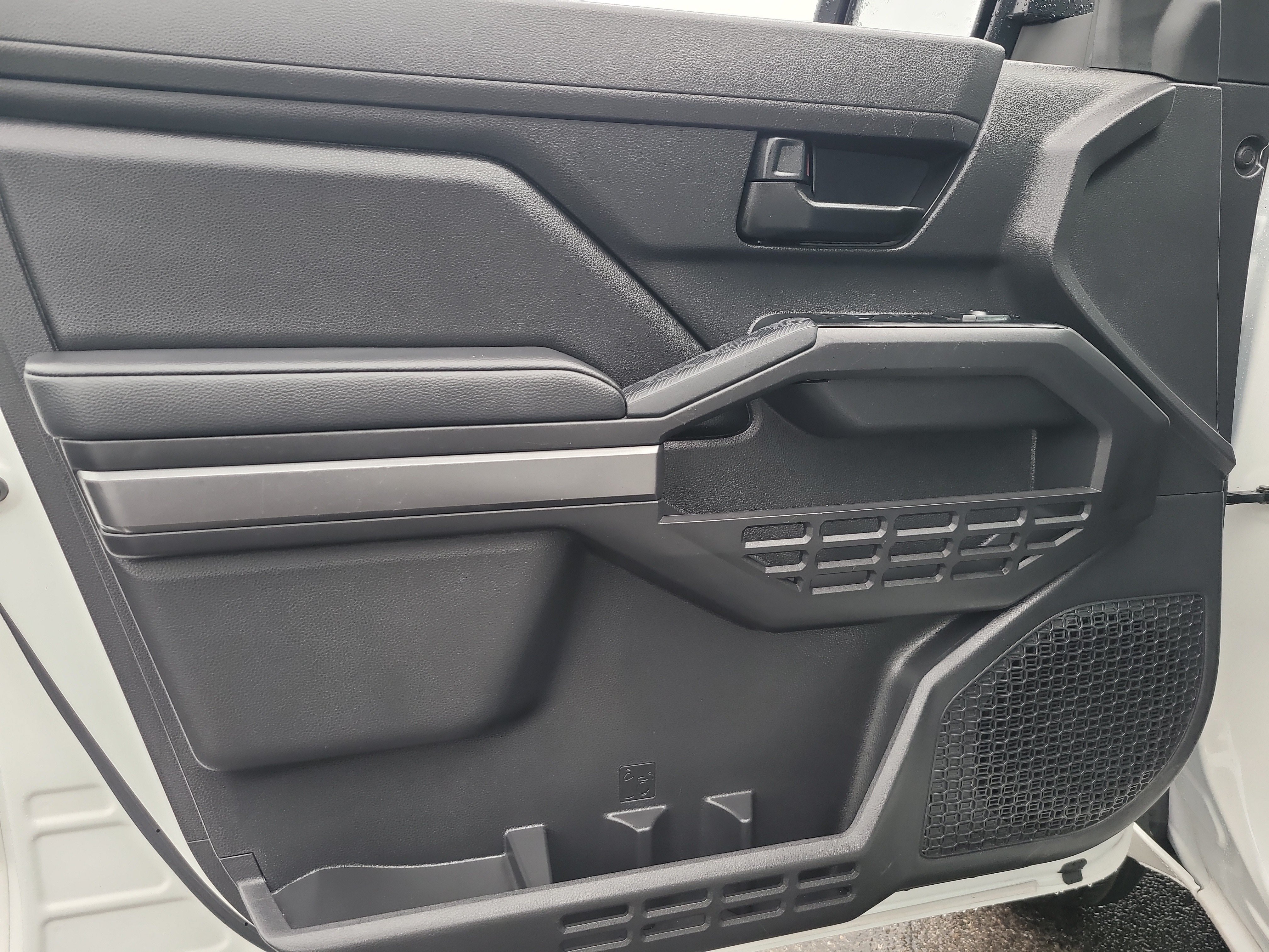 Used 2025 Toyota Tacoma SR5 RWD image 15