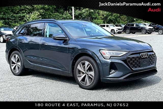 Used 2024 Audi Q8 e-tron Premium AWD/4WD image 8