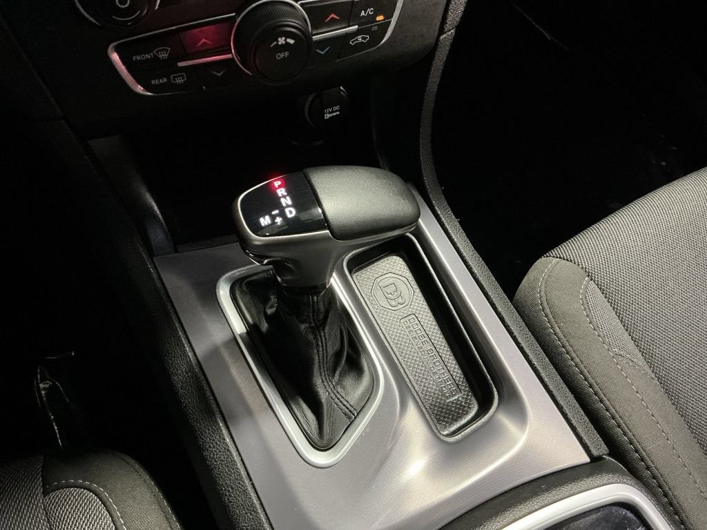 Used 2019 Dodge Charger SXT RWD image 22