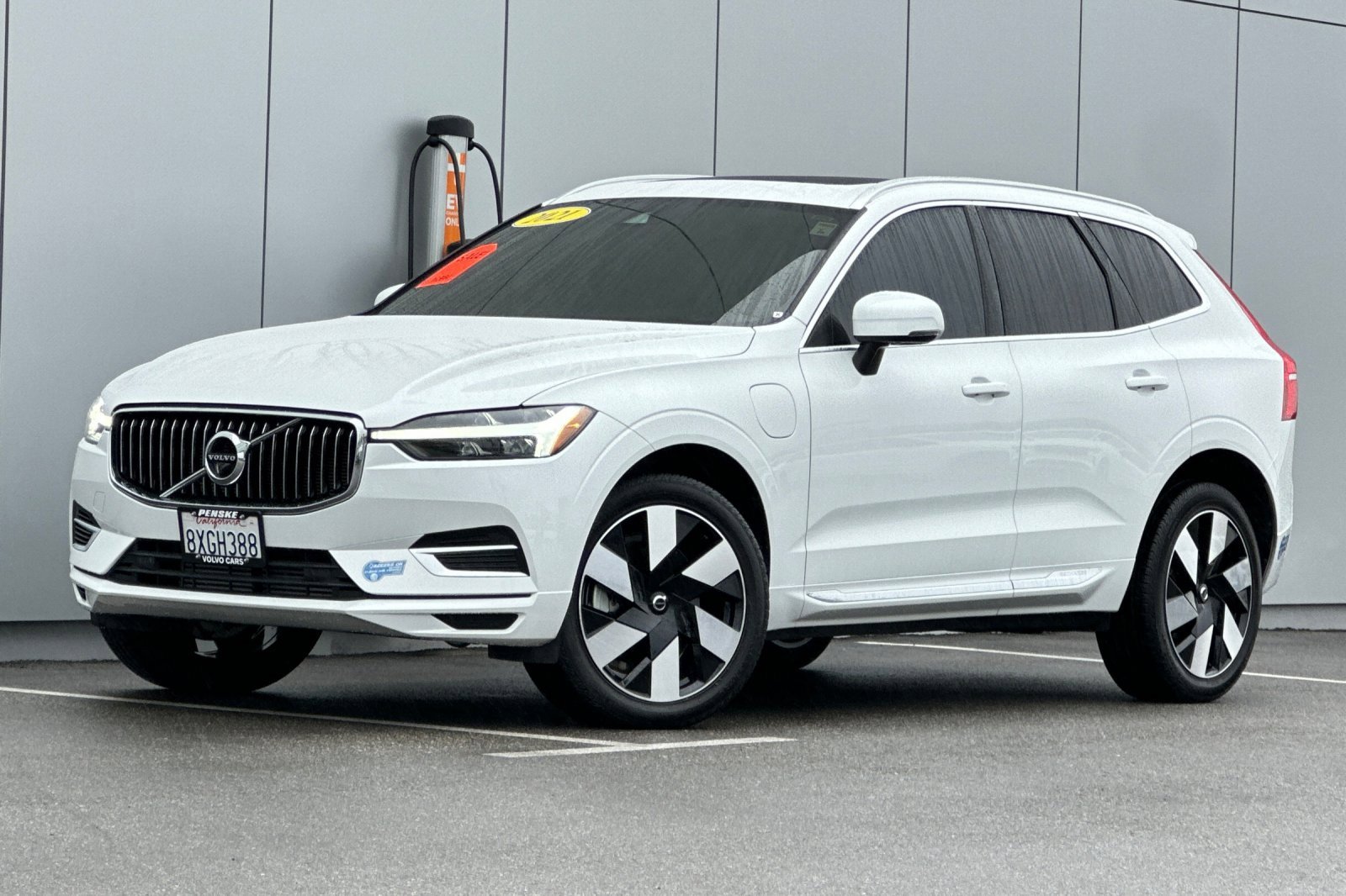 Used 2021 Volvo XC60 T8 Inscription Expression w/ Advanced Package
