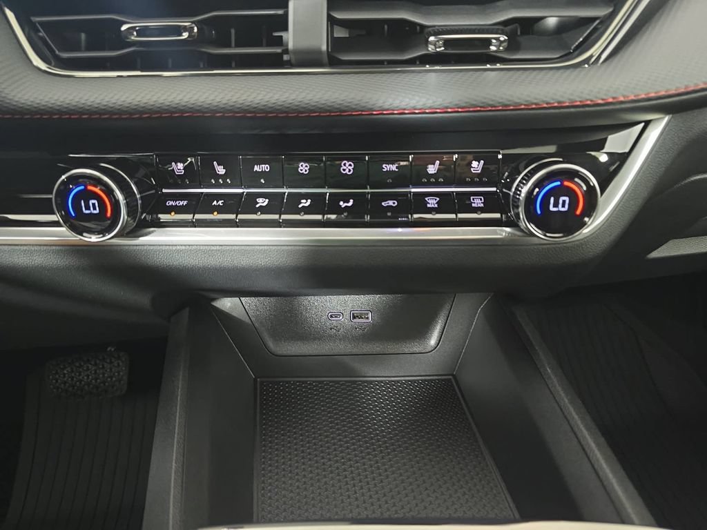 New 2027 Chevrolet Equinox RS w/ Safety and Technology Package AWD/4WD image 17