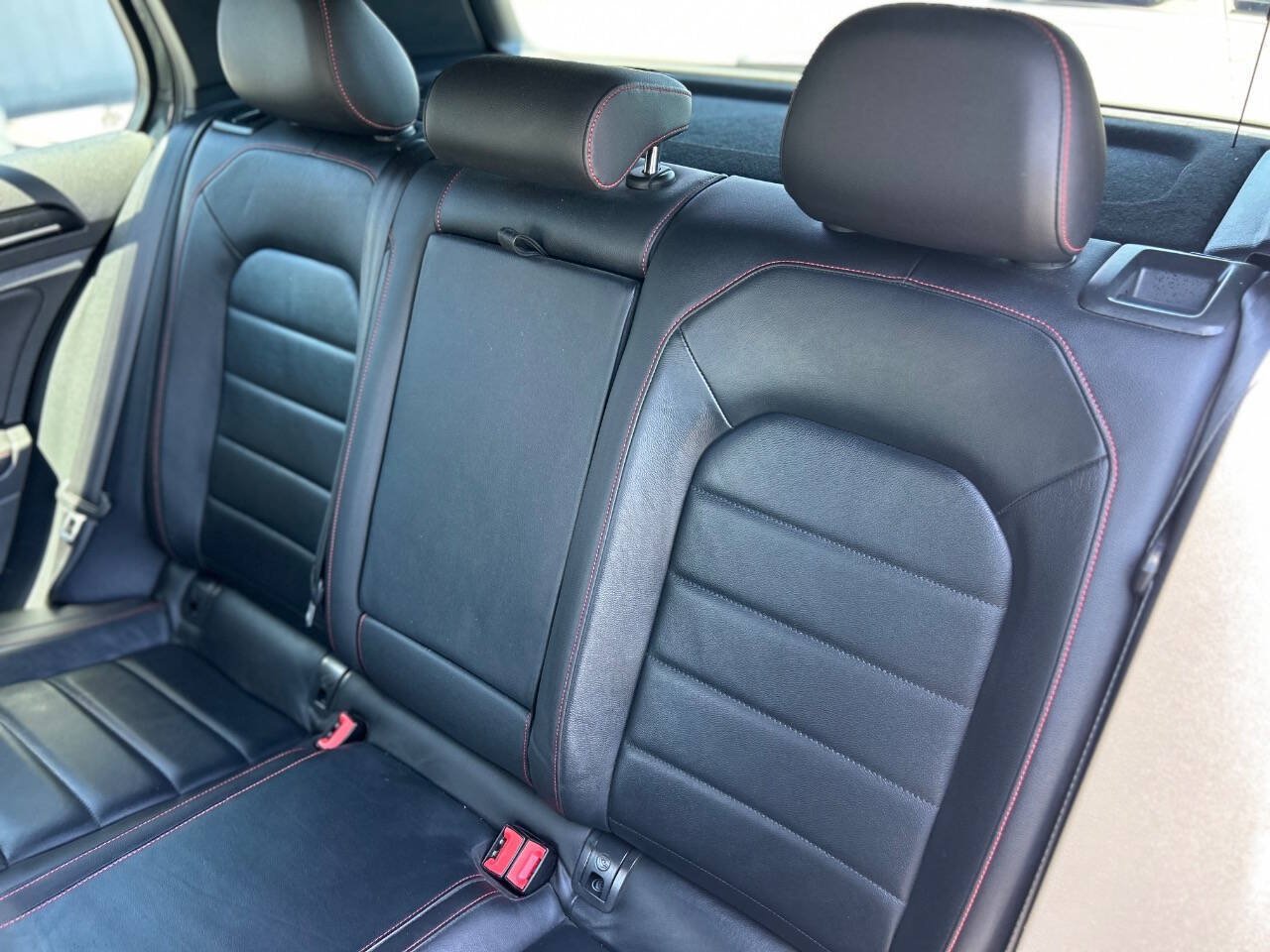 Used 2017 Volkswagen GTI Autobahn FWD image 18