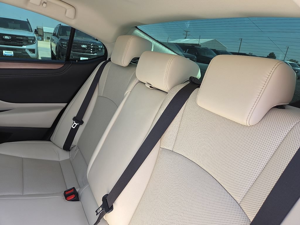 Used 2025 Lexus ES 350 w/ Premium Package FWD image 19