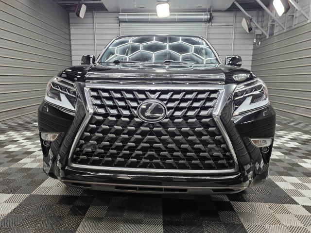 Used 2022 Lexus GX 460 Luxury w/ Accessory Package AWD/4WD image 3