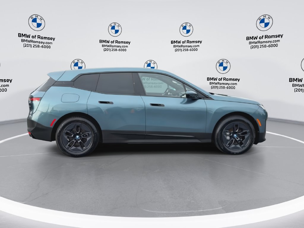 Used 2024 BMW iX xDrive50 AWD/4WD image 9