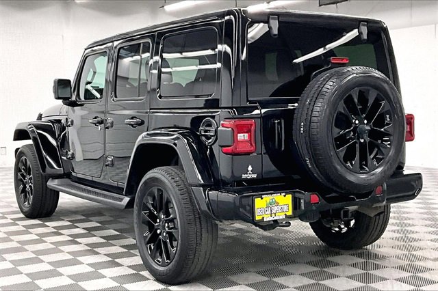 Used 2020 Jeep Wrangler Unlimited Sahara image 2