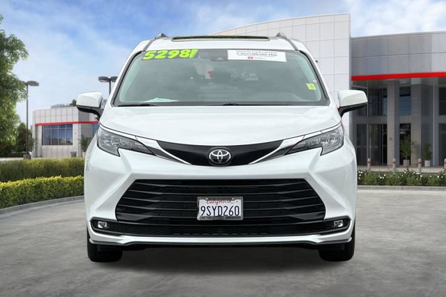Certified 2026 Toyota Sienna XLE FWD image 11