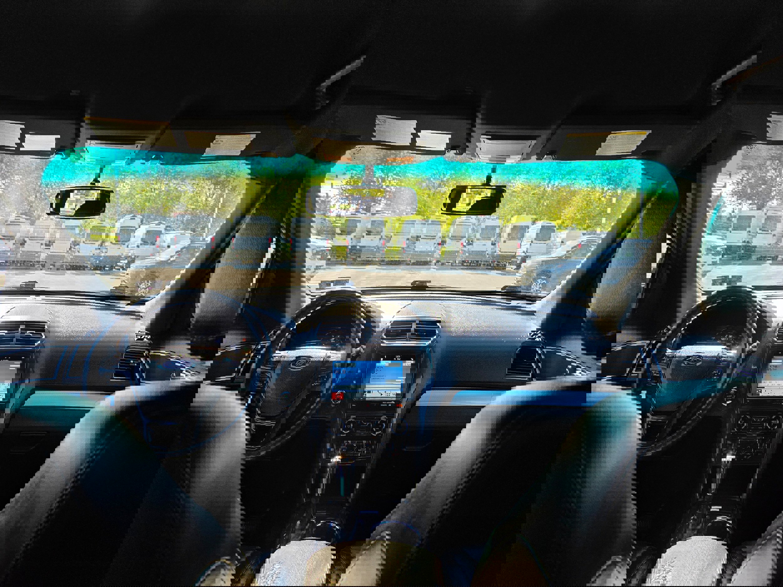 Used 2017 Ford Explorer XLT w/ Equipment Group 202A AWD/4WD image 12