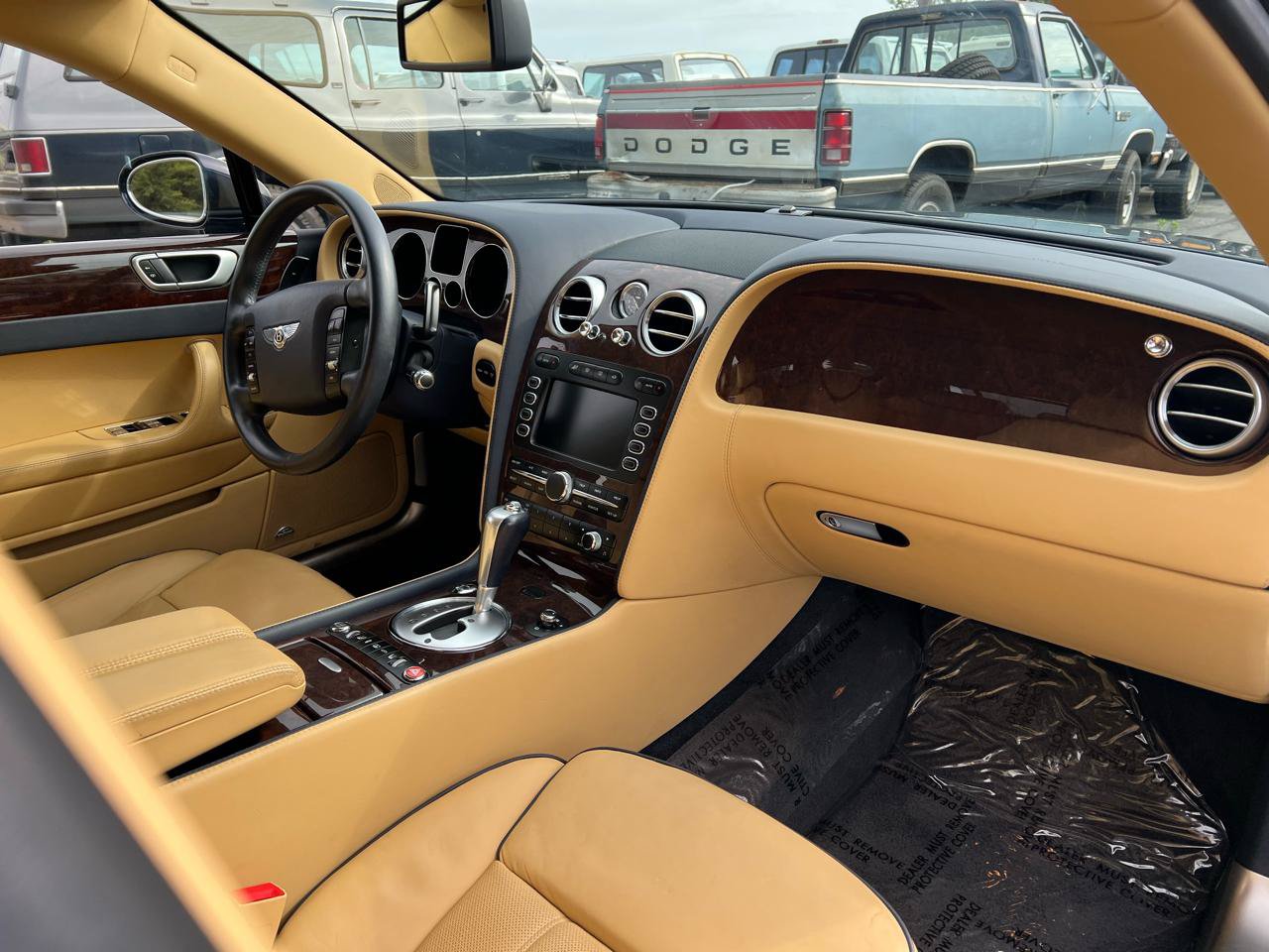 Used 2009 Bentley Flying Spur Flying Spur AWD/4WD image 19