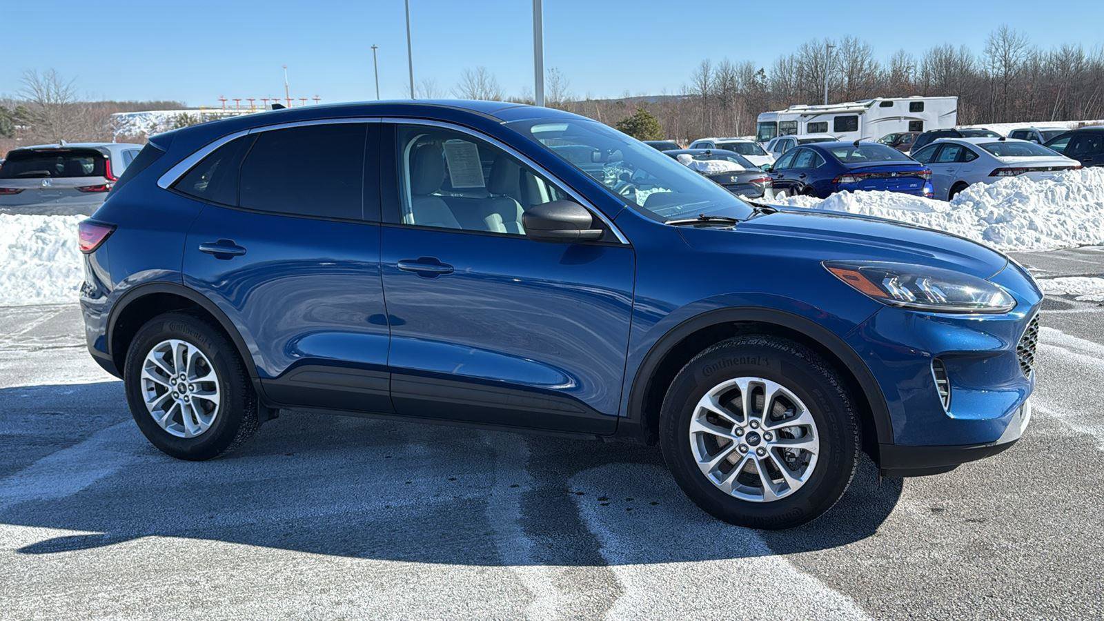 Used 2022 Ford Escape SE image 3