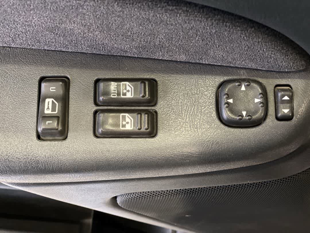 Used 2002 Chevrolet Silverado 2500 LS w/ Electrical Convenience Pkg AWD/4WD image 16
