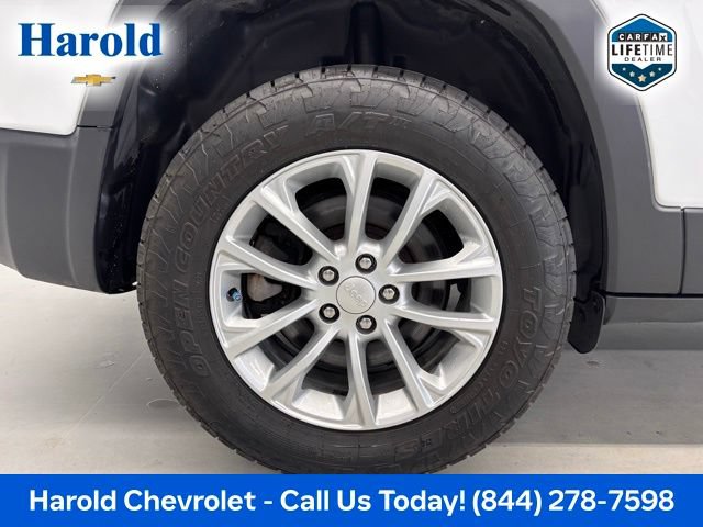 Used 2019 Jeep Cherokee Latitude w/ Comfort & Convenience Group AWD/4WD image 7