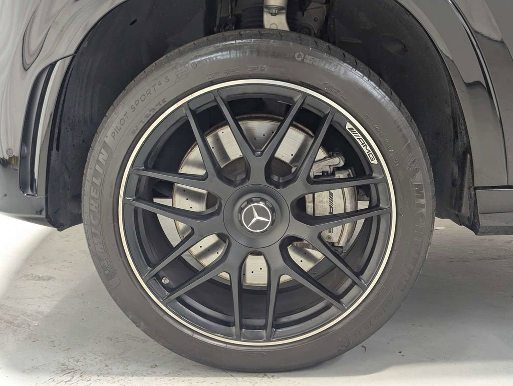 Used 2023 Ford Explorer XLT w/ Equipment Group 202A image 17