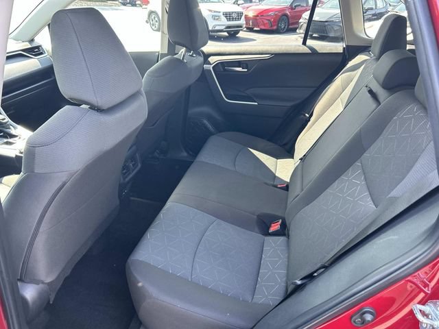 Used 2025 Toyota RAV4 XLE AWD/4WD image 19