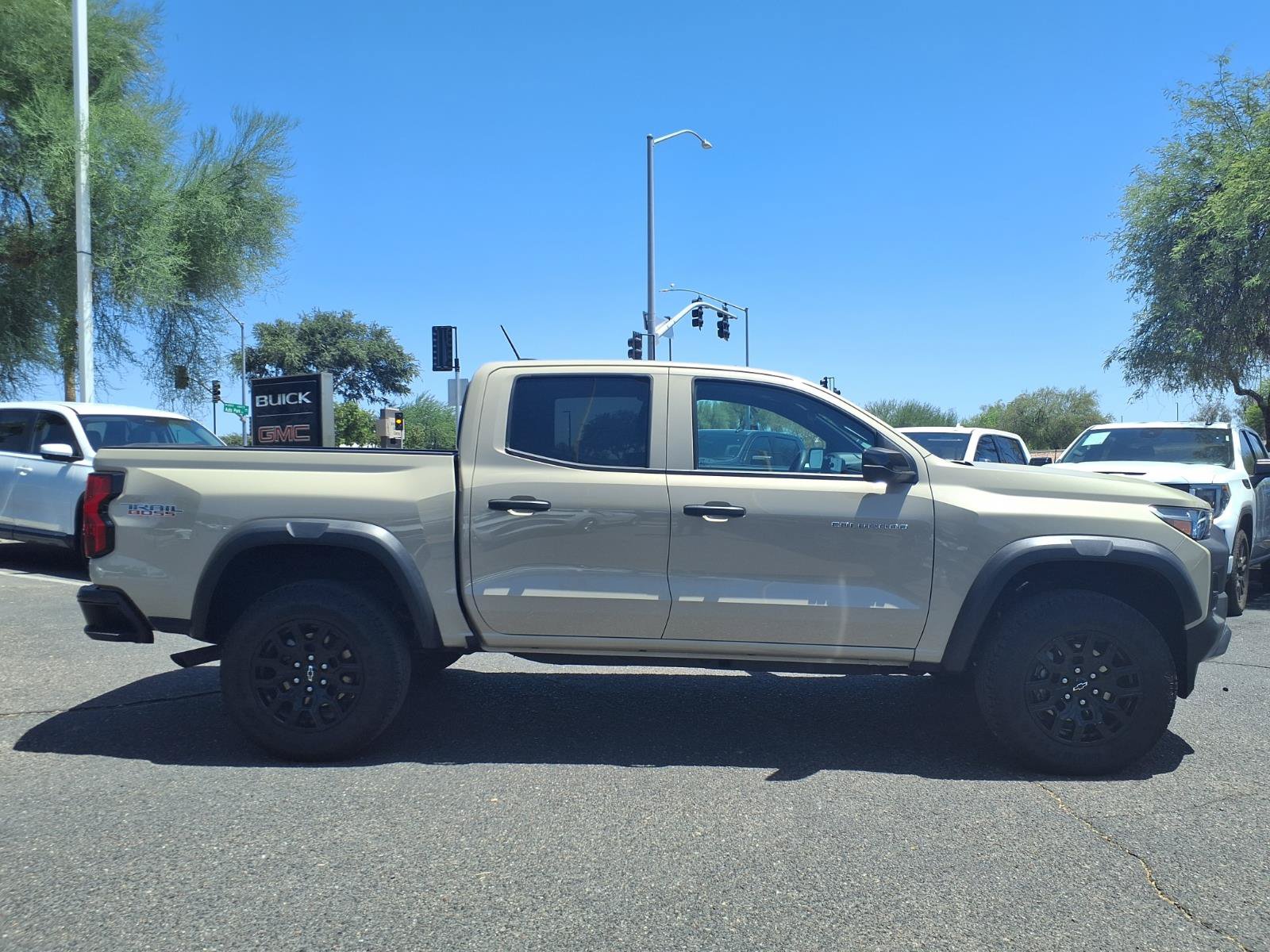 Used 2024 Chevrolet Colorado Trail Boss w/ Advanced Trailering Package AWD/4WD image 4
