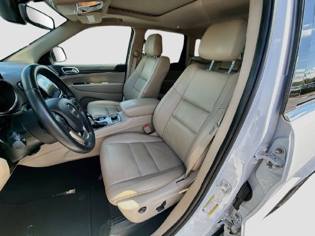 Used 2020 Jeep Grand Cherokee Limited AWD/4WD image 22