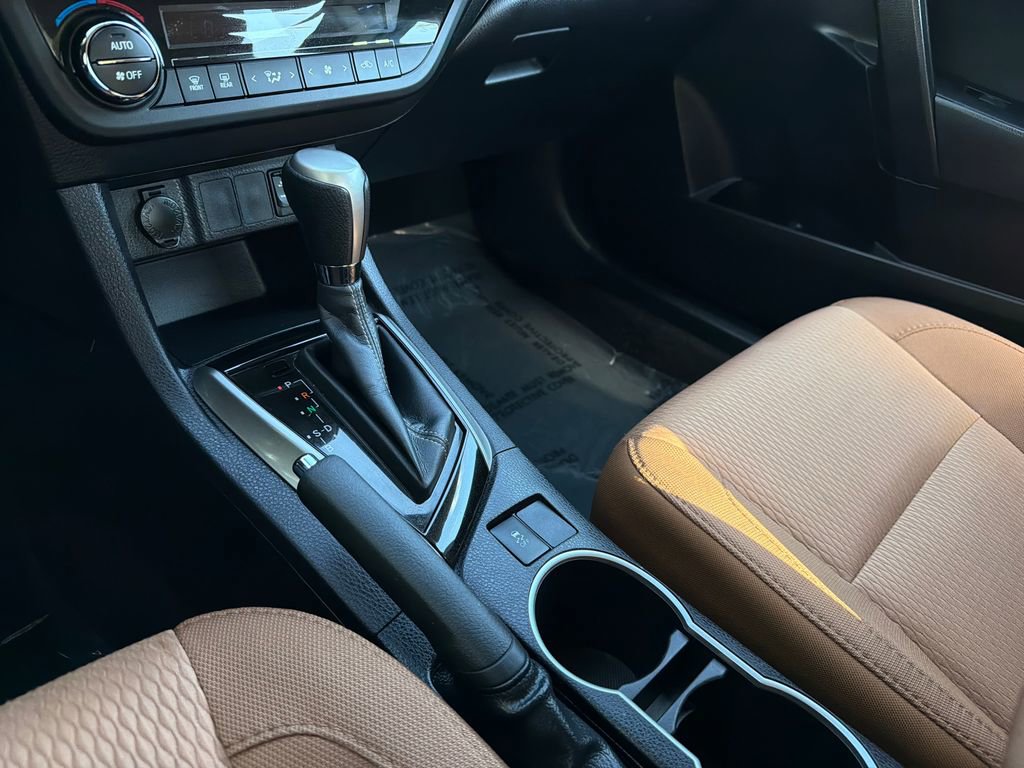 Used 2015 Toyota Corolla LE FWD image 26