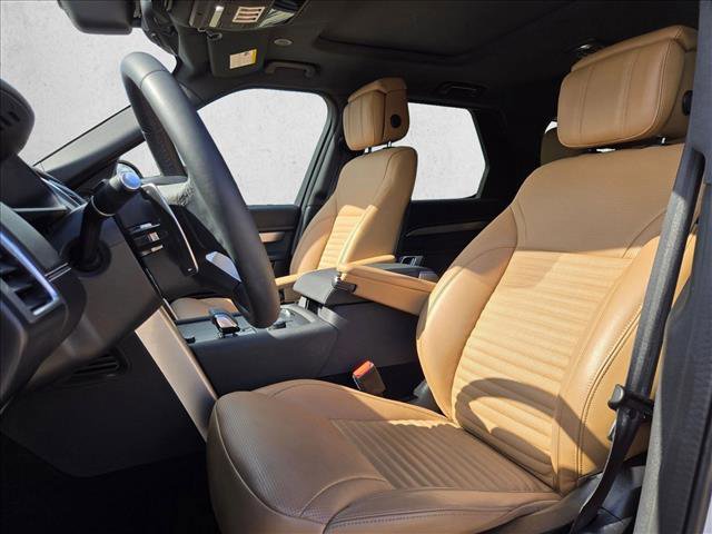 Used 2024 Land Rover Discovery Dynamic SE image 17