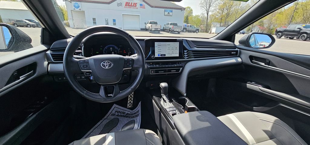 Used 2025 Toyota Camry SE w/ Convenience Package AWD/4WD image 13