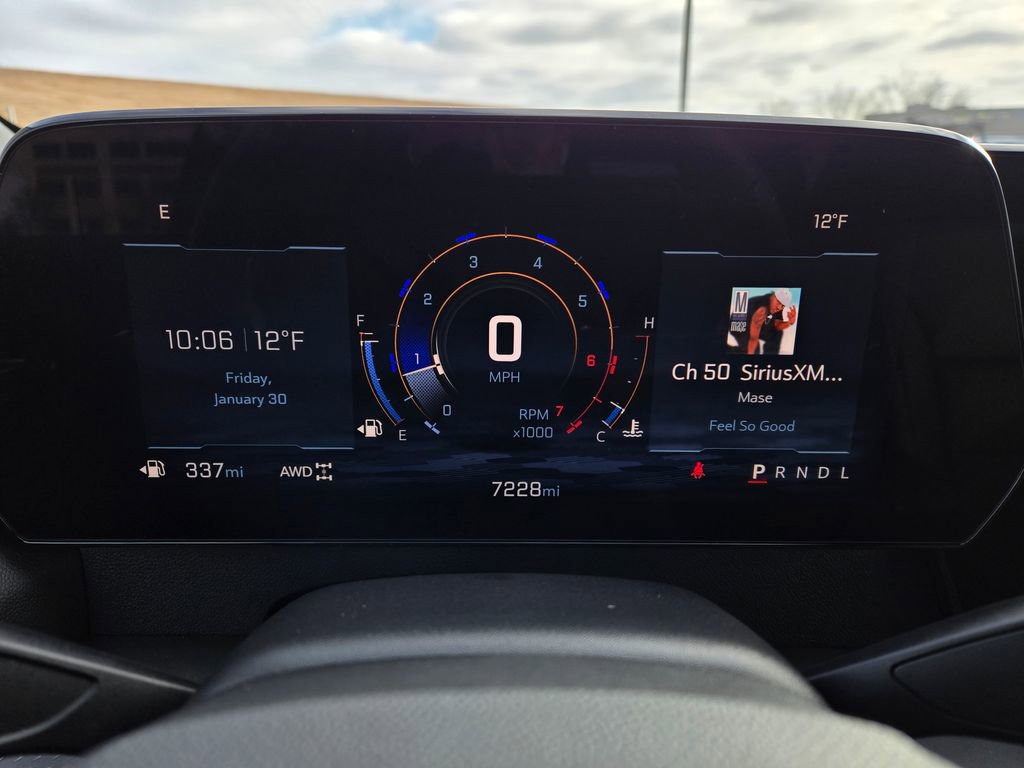 Used 2025 Chevrolet Traverse LT image 19