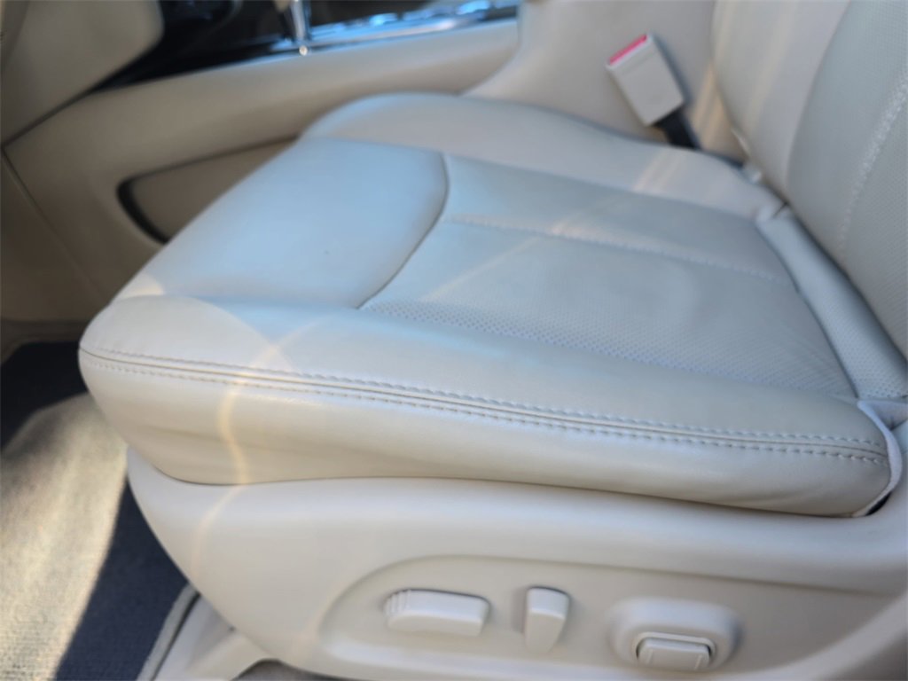 Used 2015 Nissan Pathfinder Platinum image 29