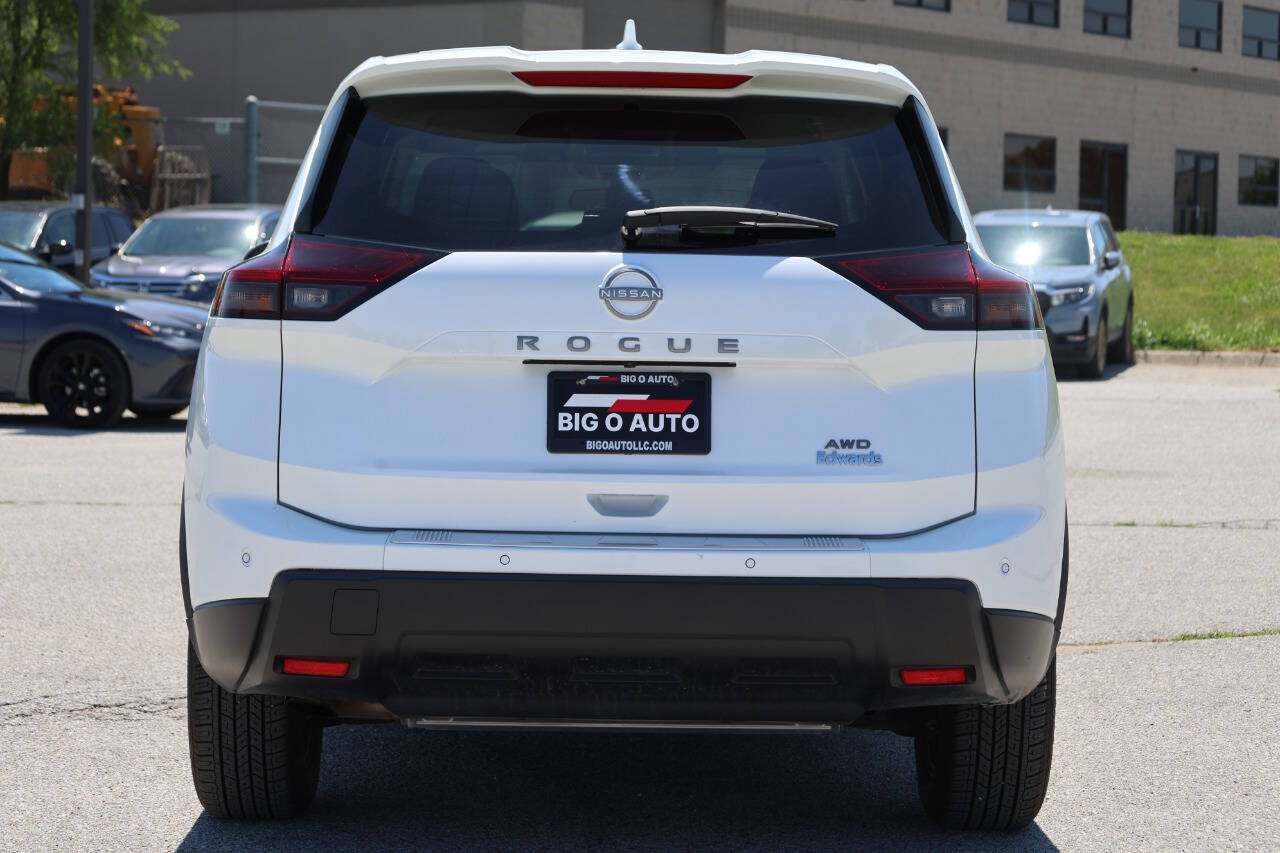 Used 2025 Nissan Rogue SV AWD/4WD image 10