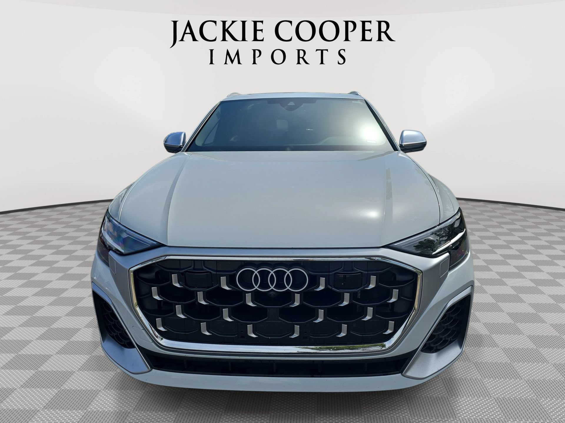 Used 2024 Audi SQ8 Premium Plus AWD/4WD image 2