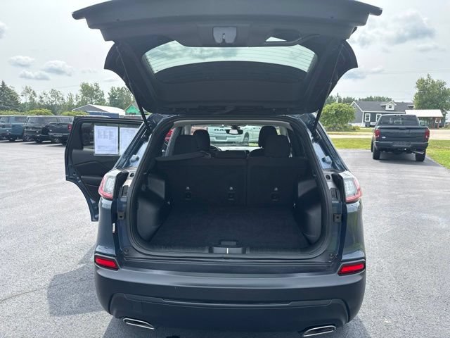 Used 2022 Jeep Cherokee Latitude AWD/4WD image 37