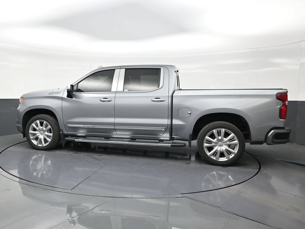 Used 2024 Chevrolet Silverado 1500 High Country w/ High Country Premium Package AWD/4WD image 2
